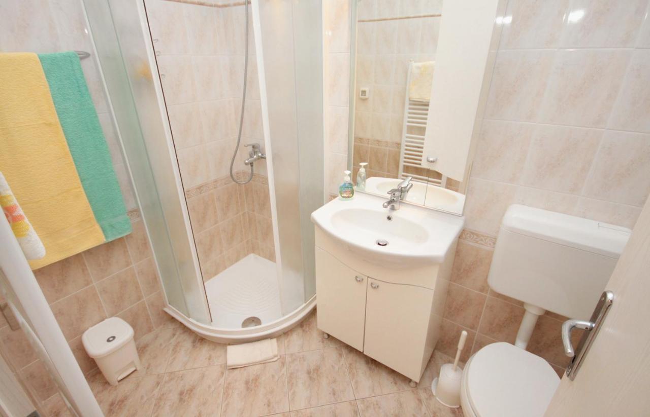 Apartments With A Parking Space Rabac, Labin - 2340 Εξωτερικό φωτογραφία